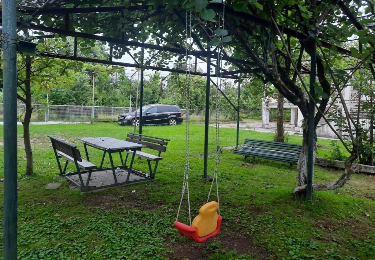 Kobuleti 4-Bedroom Apartment Εξωτερικό φωτογραφία
