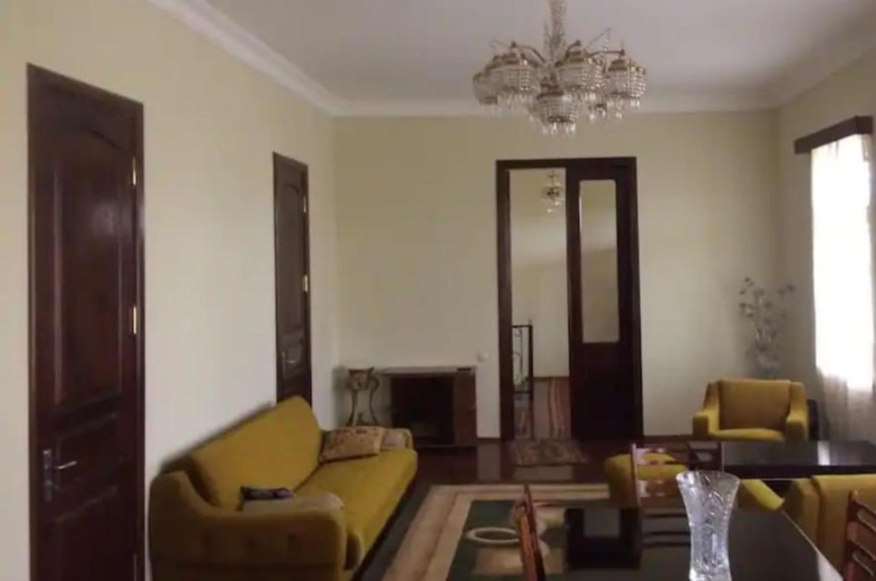 Kobuleti 4-Bedroom Apartment Εξωτερικό φωτογραφία